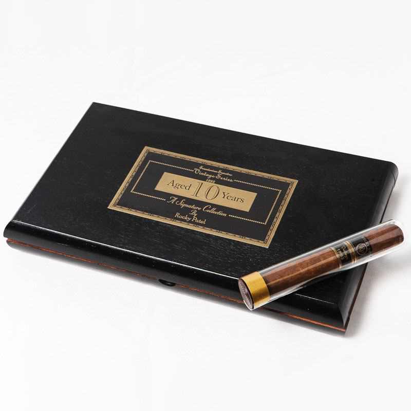 rocky-patel-vintage-1992-robusto-tubos-3.jpg