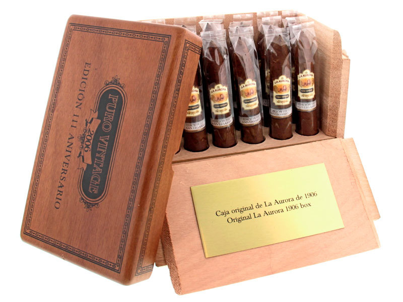 la-aurora-limited-editions-puro-vintage-2006.jpg