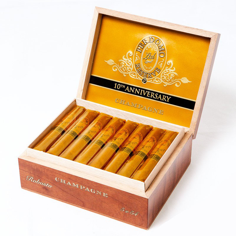 Perdomo Reserve 10 years Anniversary Robusto Champagne