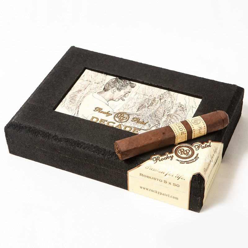 rocky-patel-decade-vintage-anniversary-robusto-3.jpg