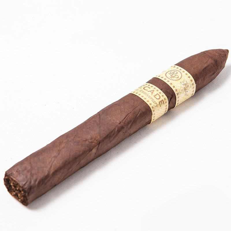 rocky-patel-decade-vintage-anniversary-torpedo-2.jpg