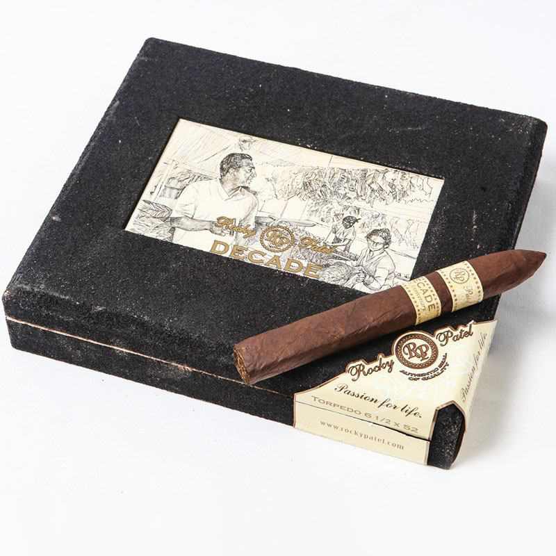 rocky-patel-decade-vintage-anniversary-torpedo-3.jpg