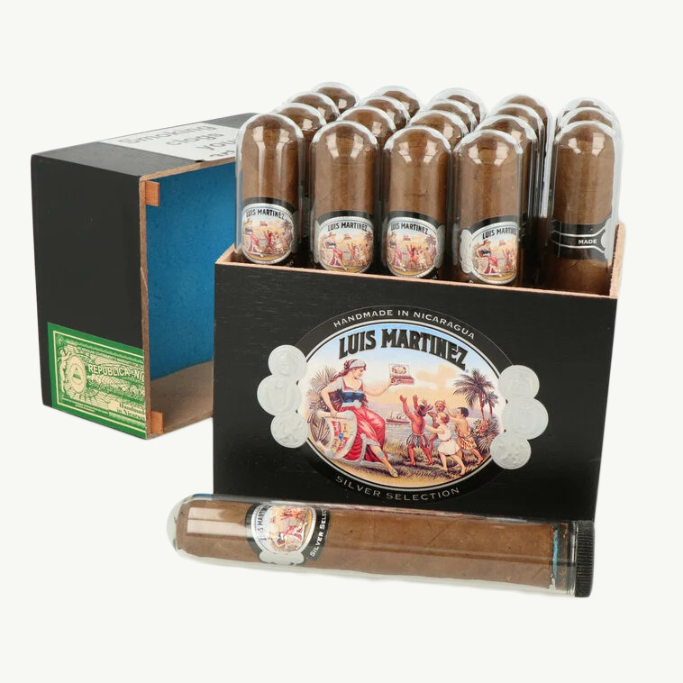 Luis Martinez Silver Selection Crystal Robusto Glass