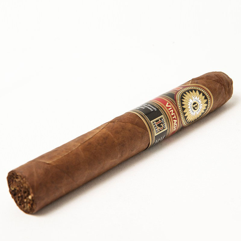 perdomo-double-aged-12-years-vintage-gordo-sun-grown_2_800x800.jpg