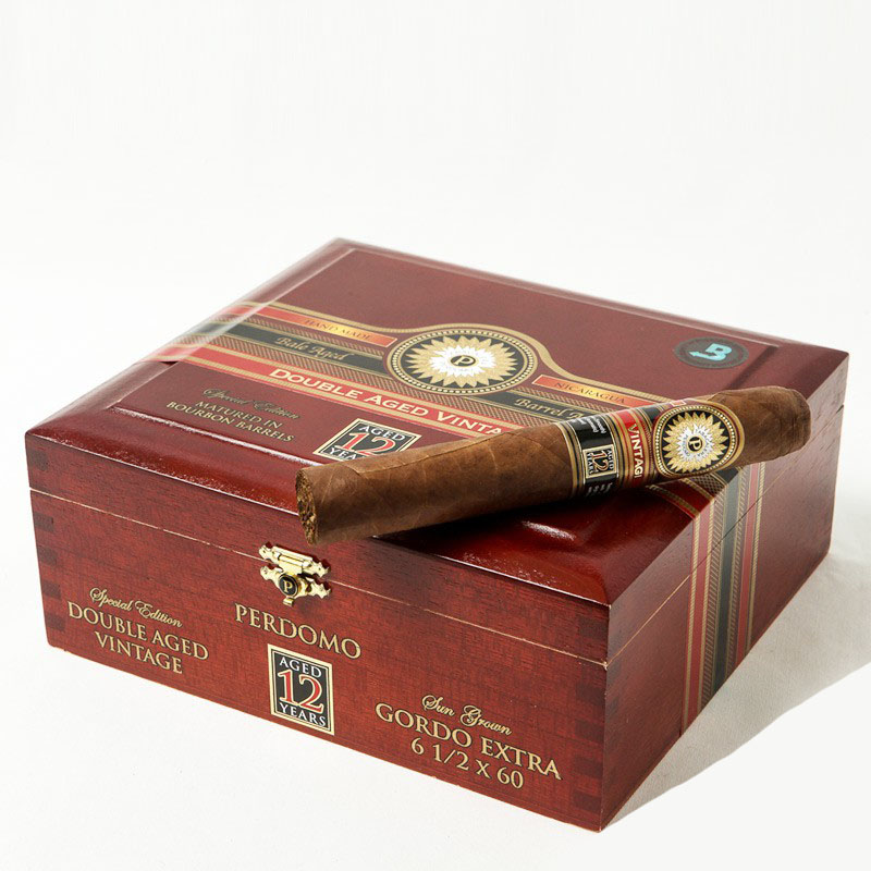 perdomo-double-aged-12-years-vintage-gordo-sun-grown_3_800x800.jpg