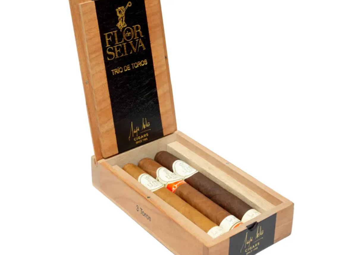 Подарочный набор сигар Flor de Selva Toro Trio SET of 3 cigars