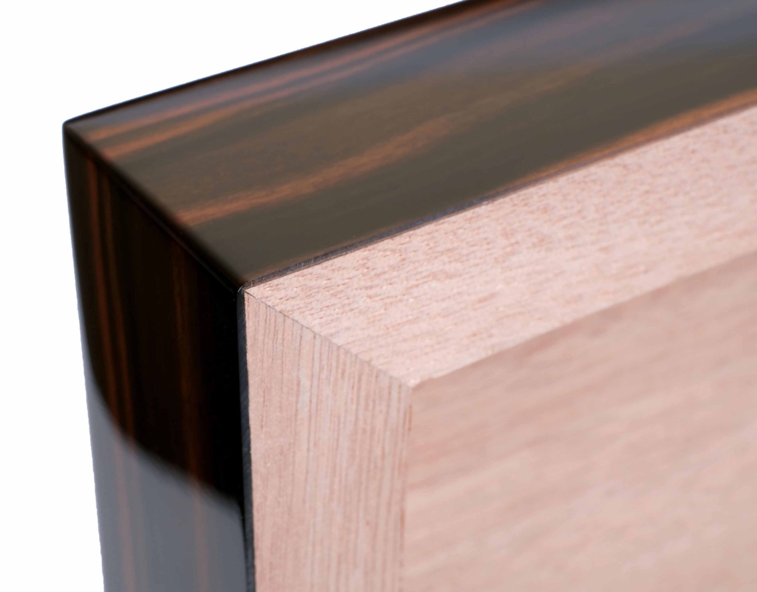 sv50-ebony-smoker-gold_6-scaled.jpg